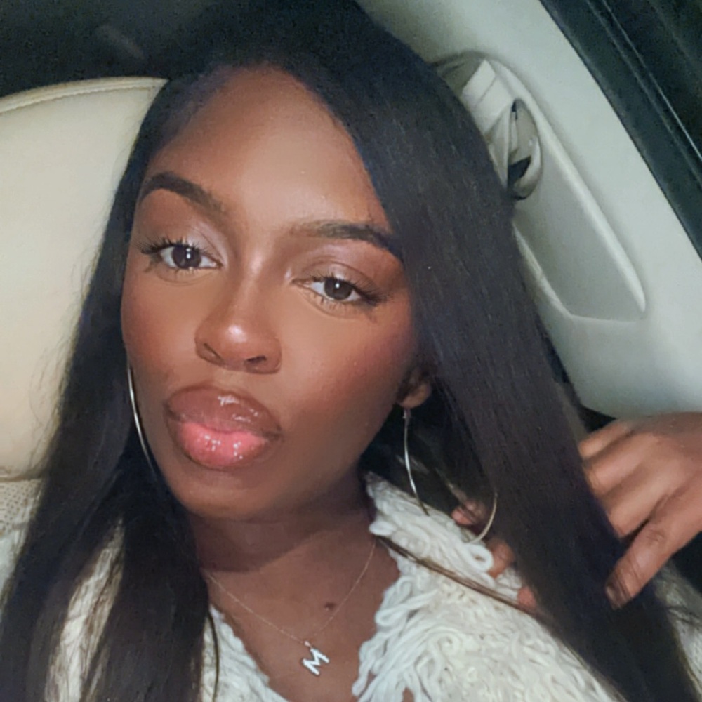 Meet your Posher, Maya